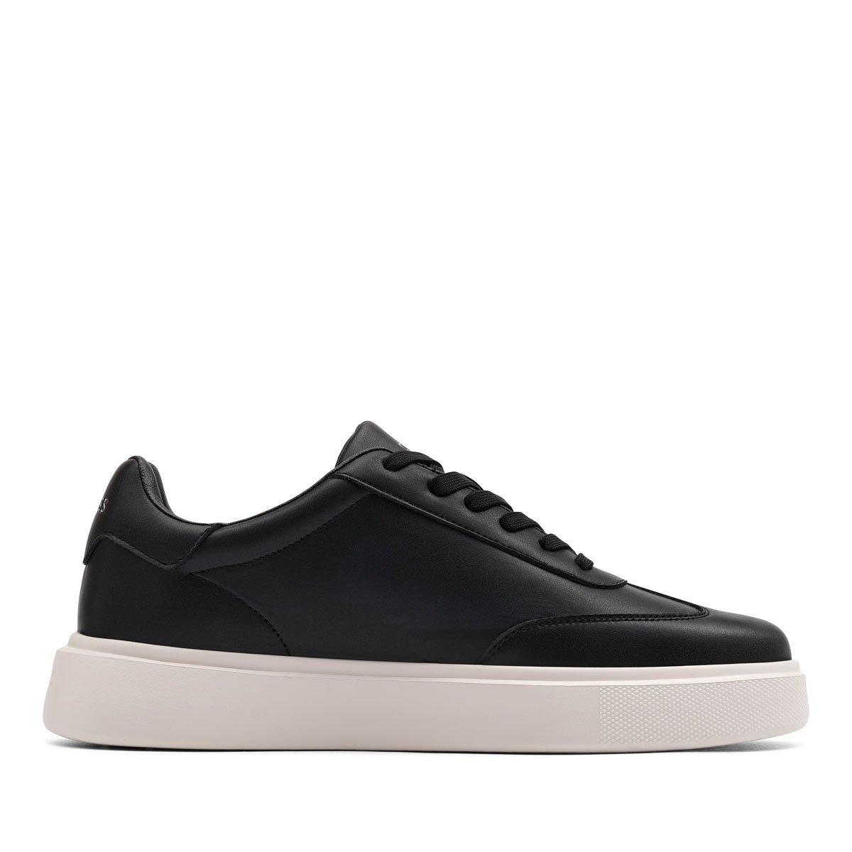 Мъжки спортни обувки Guess Plaza FMFPLALEA12-BLACK Guess Plaza Мъжки спортни обувки FMFPLALEA12-BLACK