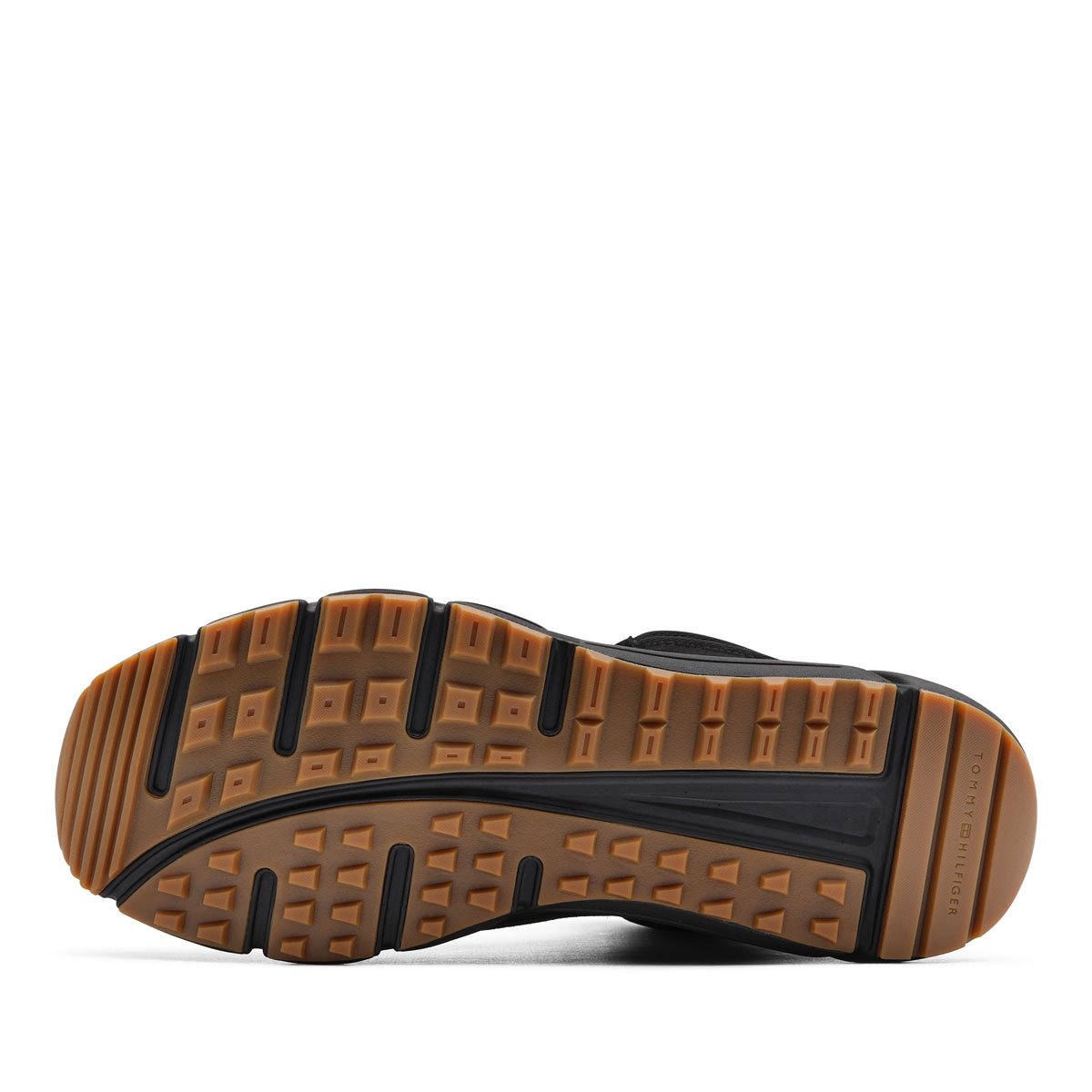 Мъжки зимни обувки Tommy Hilfiger Outdoor Runner Hi WaterProof FM0FM05575BDS Tommy Hilfiger Outdoor Runner Hi WaterProof Мъжки зимни обувки FM0FM05575BDS