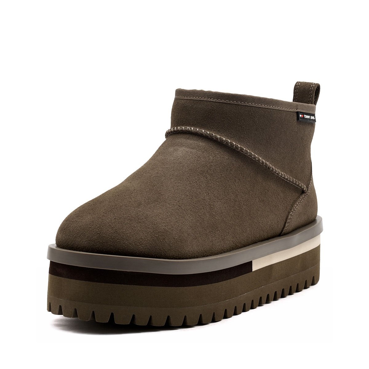 Дамски зимни обувки Tommy Hilfiger TJW Flatform Snow Boot Suede EN0EN02841RBM Tommy Hilfiger TJW Flatform Snow Boot Suede Дамски зимни обувки EN0EN02841RBM